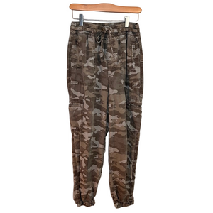 American Eagle Camo Cargo Jogger Pants – Size Small